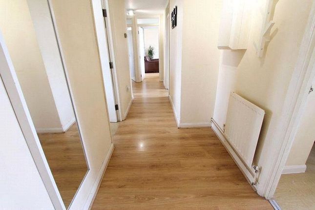 128, Audley Court, Northolt photo 3
