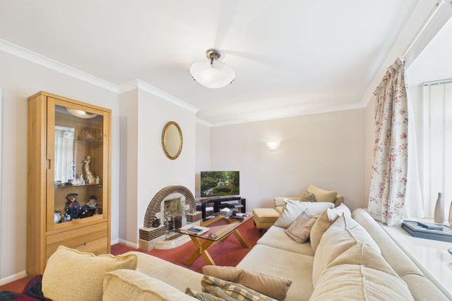 94 Water Road, Reading photo 3