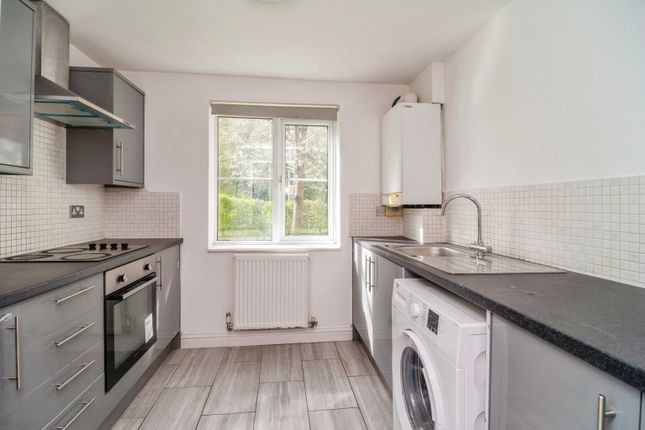 Flat for sale in Sachfield Drive, Chafford Hundred, Grays, Essex