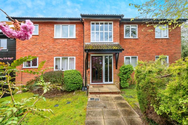 Flat for sale in Battlefield Road, St.Albans