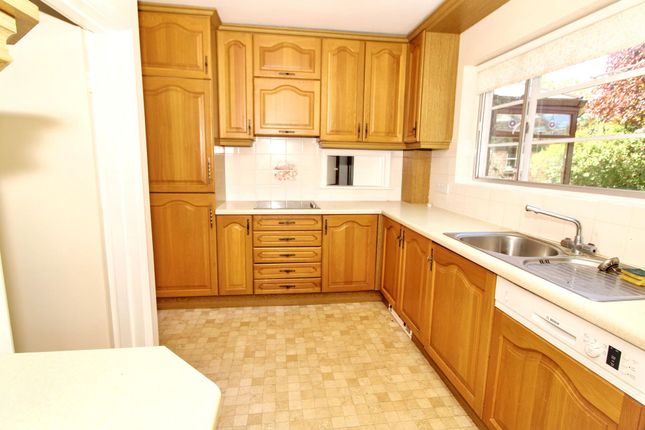 24 Rushmoor Avenue, High Wycombe photo 2