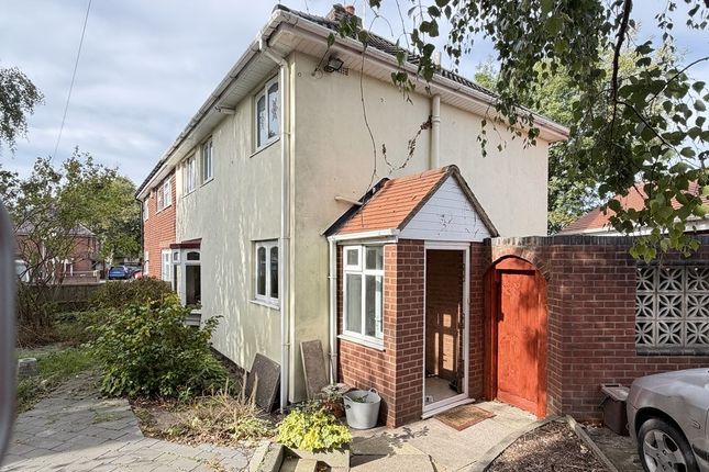 8, Lime Road, Wednesbury photo 2