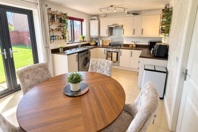 33, Magpie Close, Corby photo 3