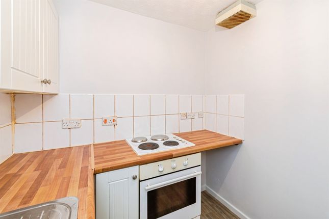 26, Kern Close, Southampton photo 4