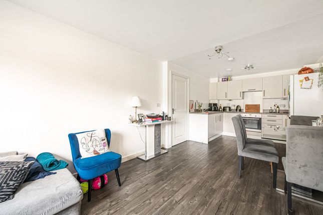 Flat Flat 4, Field House, 40 Schoolgate Drive, Morden photo 4