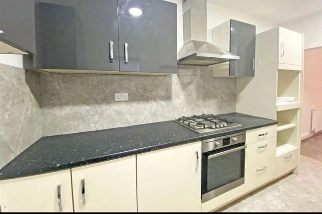 Thumbnail Terraced house for sale in Fosse Road North, Leicester