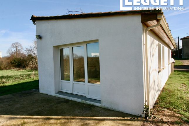 Villa for sale in Montbron, Charente, Nouvelle-Aquitaine