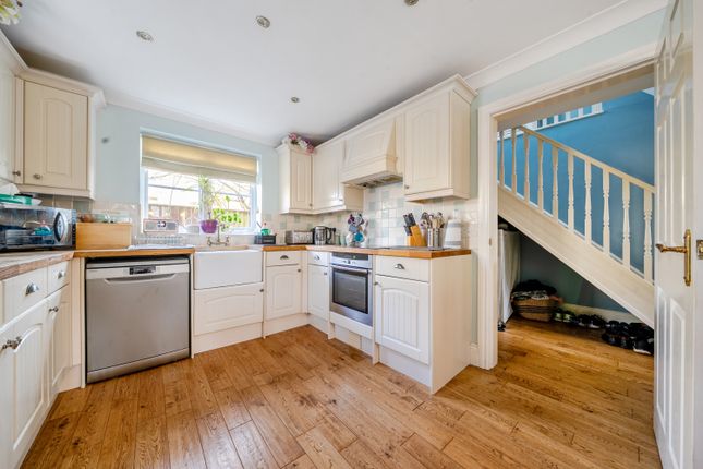 1, Oaks Meade, Carterton photo 3