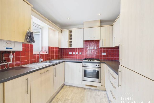 2 Keating Close, Rochester photo 3