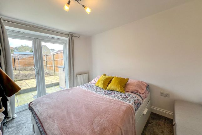 Flat for sale in Orchard Vale, Kingswood, Bristol