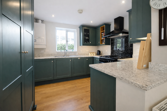 6, Firs Road, Colchester photo 2