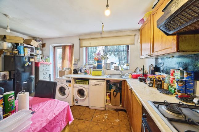 54, New Road, Feltham photo 3