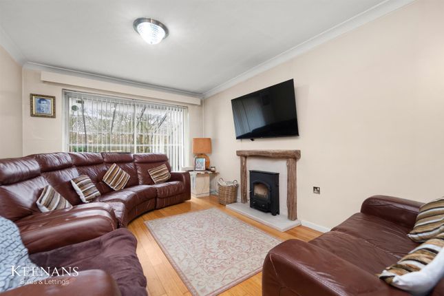 7, Stonehill Drive, Rochdale photo 2