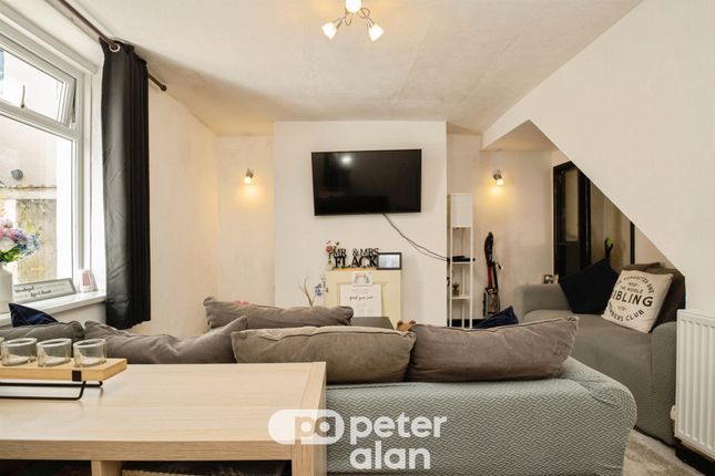 34, Freeholdland Road, Pontypool photo 4