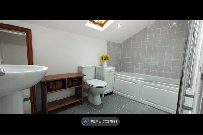 A, Beech Road Chorlton, Manchester photo 2
