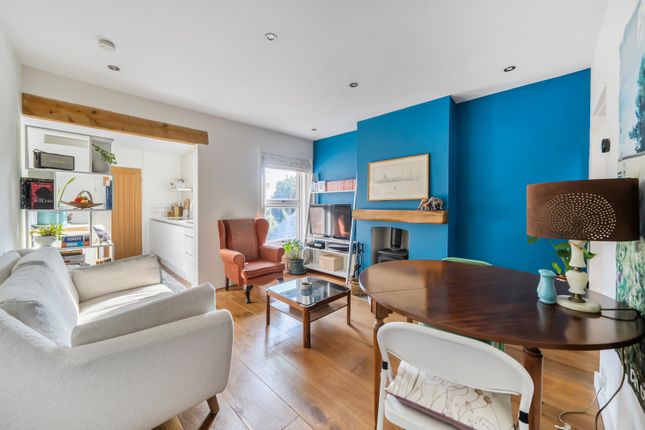 Flat 2, 3, Ormonde Road, Godalming photo 4