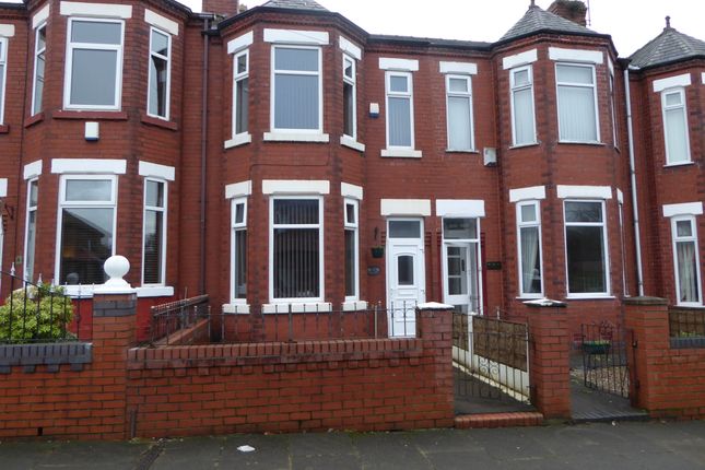 Thumbnail Terraced house to rent in Lightoaks Road, Salford