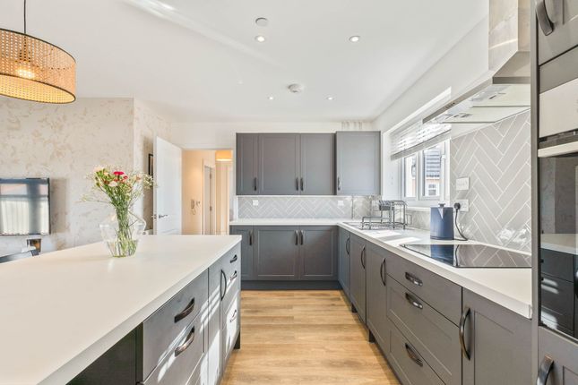 18 Sultan Glacier Close, Newport photo 3