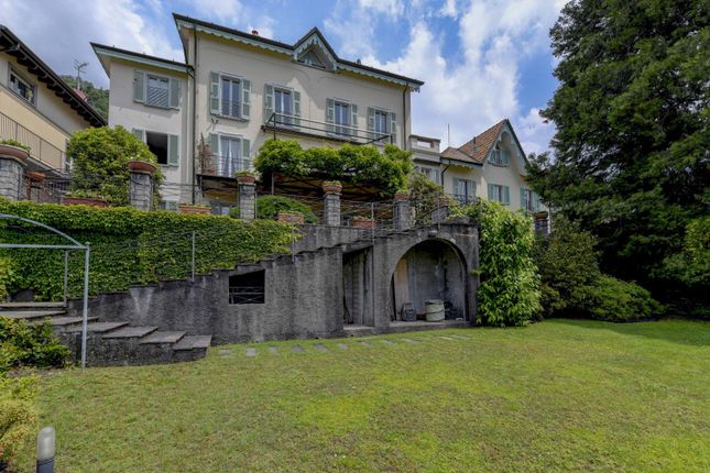 Villa for sale in Como, Lombardy, Italy