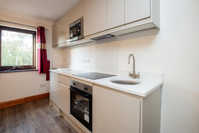 Studio 2, 2 Krypton Close, Shenley Lodge photo 2