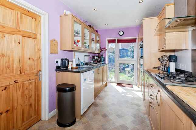 190, Parlaunt Road, SLOUGH photo 4