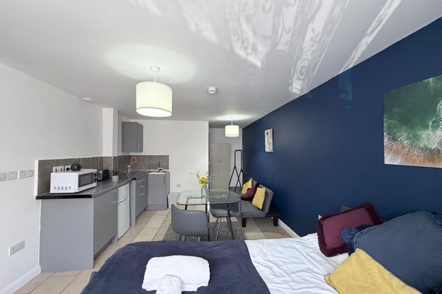 56, Stratford Road, SOUTHALL photo 5