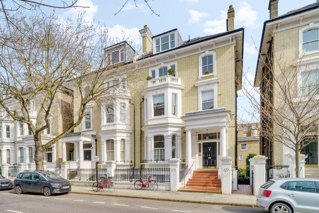 2-bed flat on Flat 5, 69, Redcliffe Gardens, Chelsea, £750,000