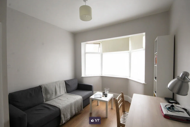 Flat to rent in Napier Road, Leytonstone