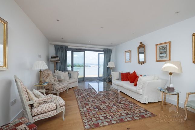 169 Leeward House, Discovery Road, Plymouth photo 2
