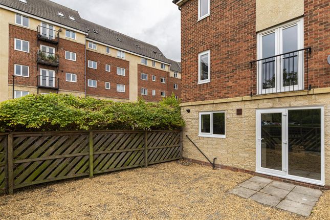 Room 4, 13, Hartford Court, Newcastle Upon Tyne photo 4