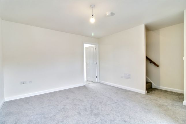 16, Ouse Close,, Harworth, Doncaster photo 3