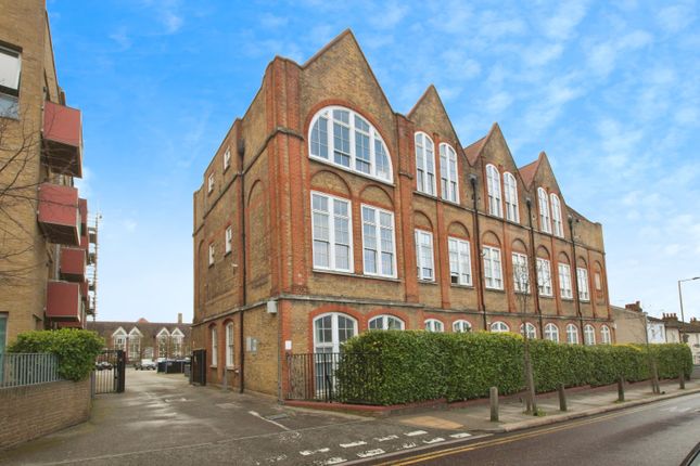 Thumbnail Flat for sale in Bloomfield Road, Plumstead