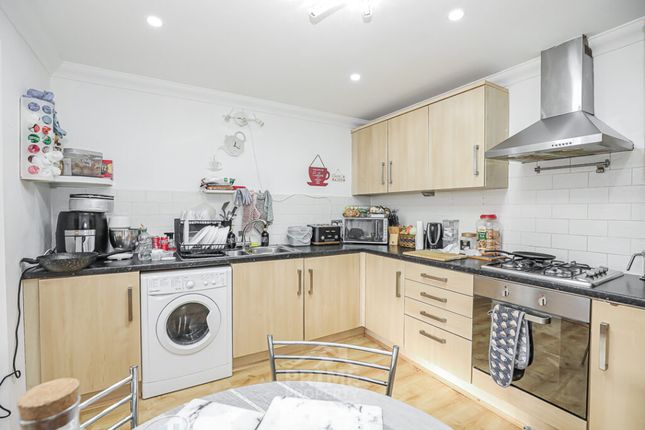37, Croft Gardens, Glasgow photo 4