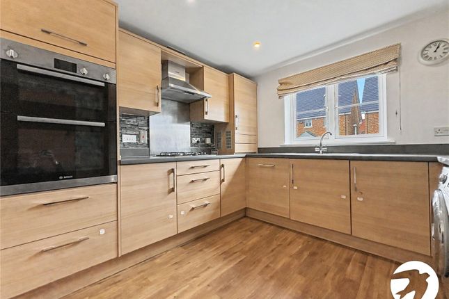 6, Poole Close, Rochester photo 5