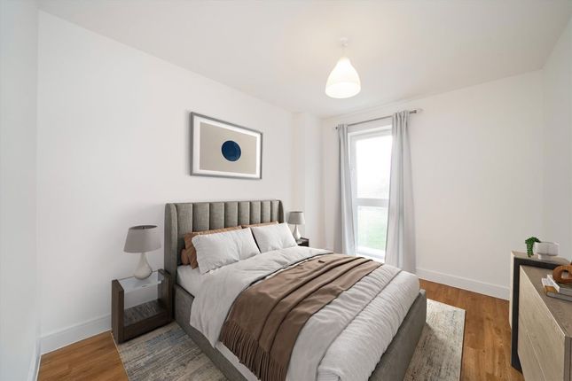 Flat 40, Fenland House, Harry Zeital Way, London photo 4