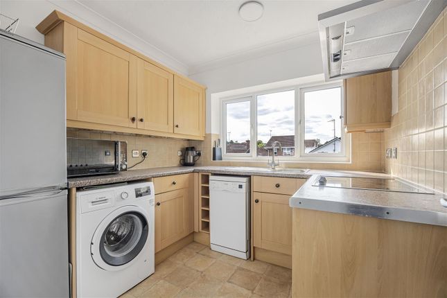 9, Elm Park Court, Reading photo 2