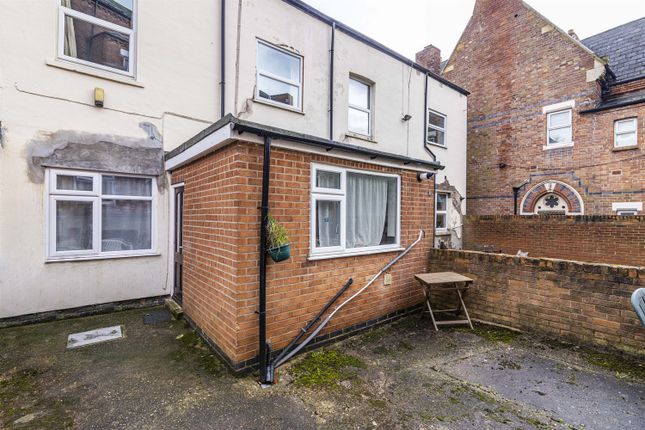 Terraced house to rent in Burns Avenue, Nottingham