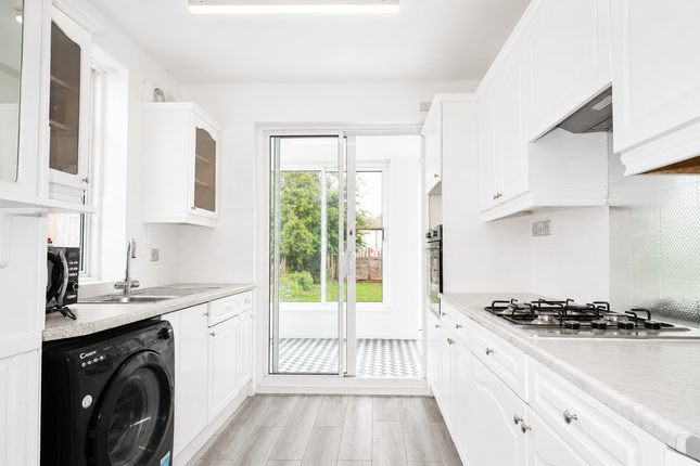 51, Raymere Gardens, Plumstead photo 5
