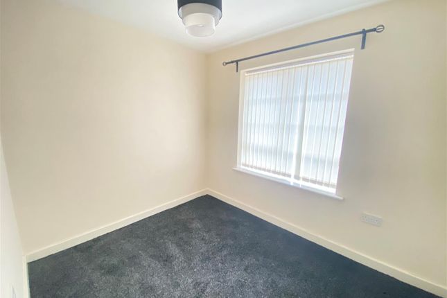 Flat 12, Heron House, Bell Street, Tipton photo 5