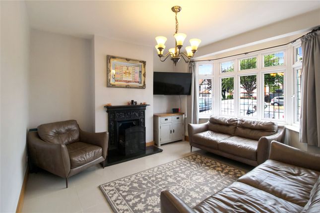 41, Prince Avenue, Essex photo 2