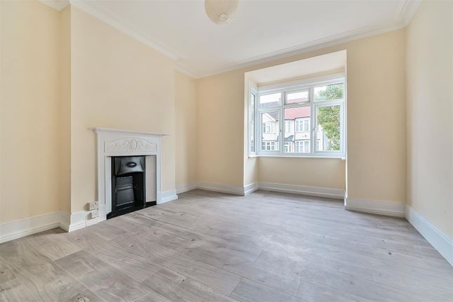 94, Woodlands Avenue, London photo 4