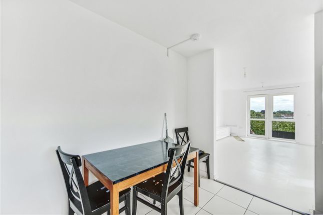 17 Aztec House, 461, High Road, London photo 4
