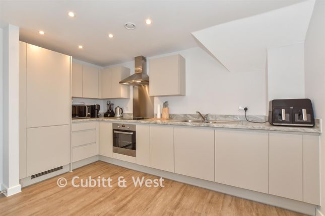 Orion Apartments, William Belt Road, Crawley photo 4