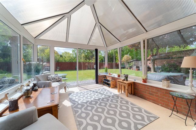 5, Dedham Meade, Colchester photo 3