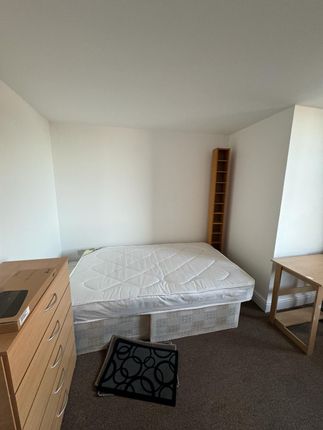 Flat 3 Charles Court, 2A, Prentis Road, Streatham, London photo 5