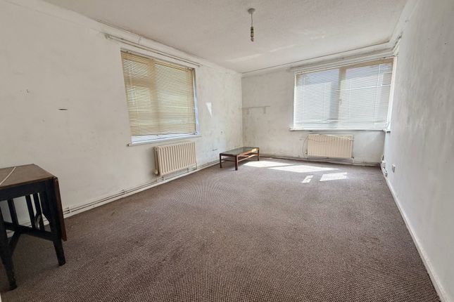 47, Dalford Court, Telford photo 3