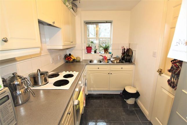 Flat to rent in Dundas Mews, Enfield
