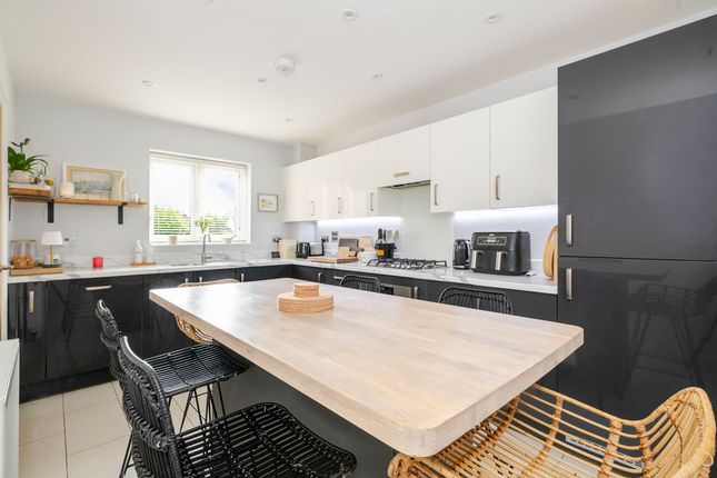7, Oakwood Close, Uckfield photo 4