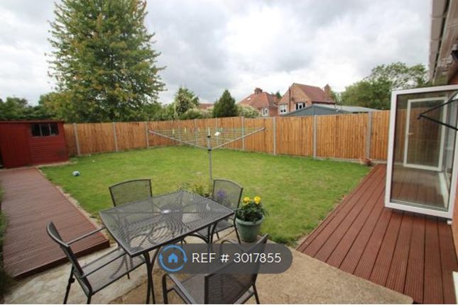 3-bed house on Walford Road, Uxbridge, £2,200/mo