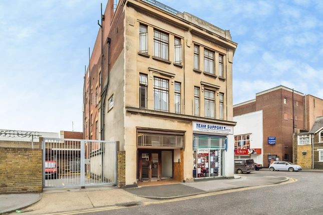 Studio flat on Flat 6, 45, Green Street, Gillingham, £1,050/mo